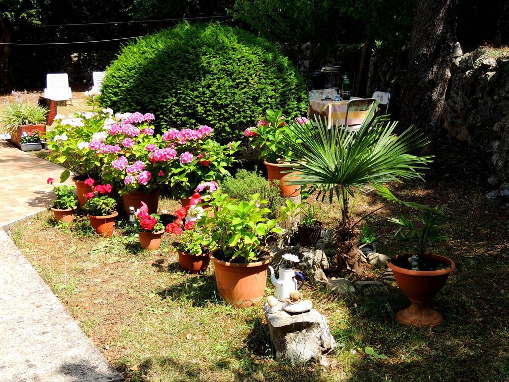 Apartment Angela Malinska Exterior foto